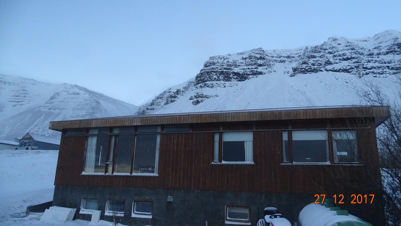 Mithjanes Reykholahrepp Guest House Reykholar Exterior photo